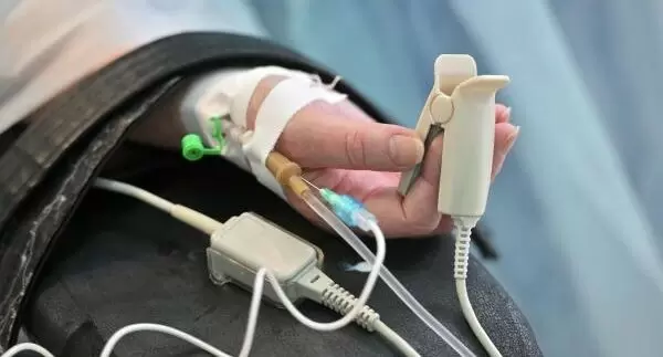 В Астане официантка пострадала от горячего масла: шокирующий инцидент на кухне