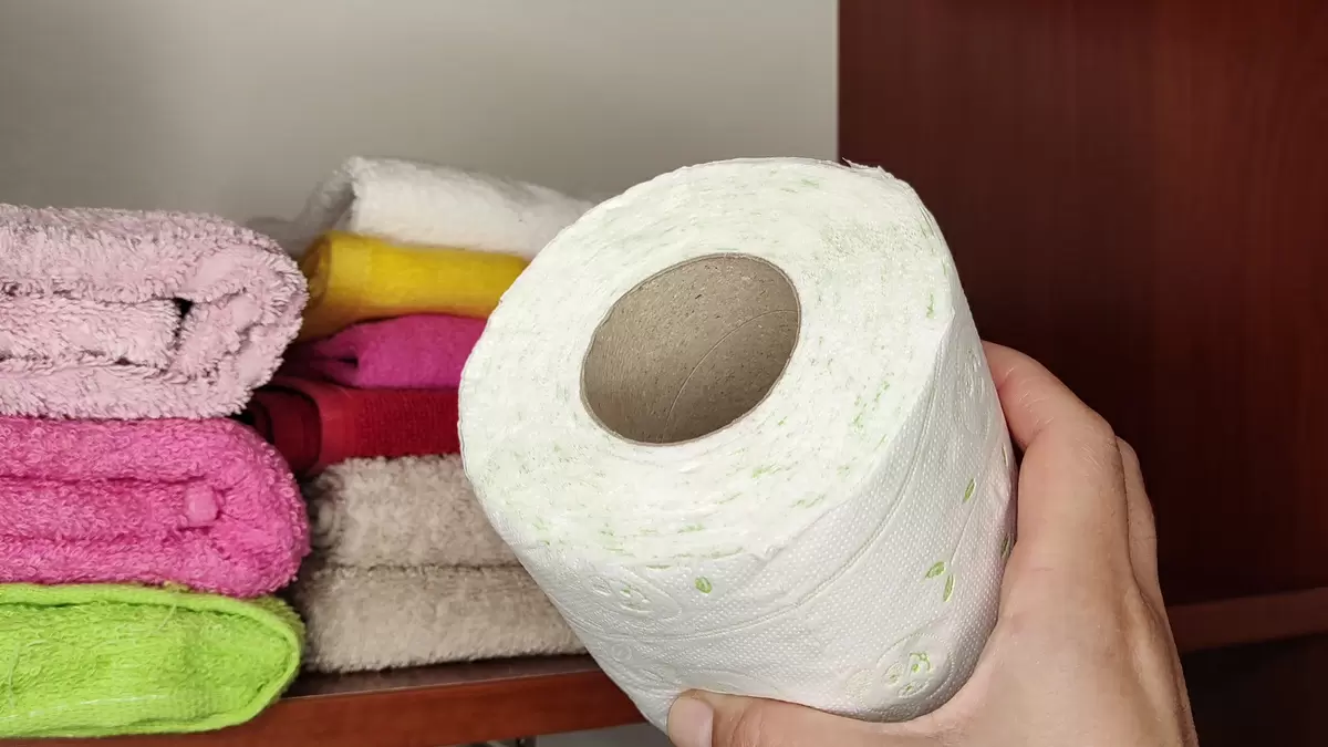 Необычное решение для устранения запахов в шкафу