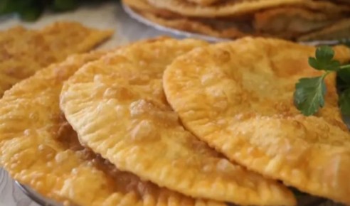 Невероятно простые и хрустящие чебуреки: секреты идеального теста