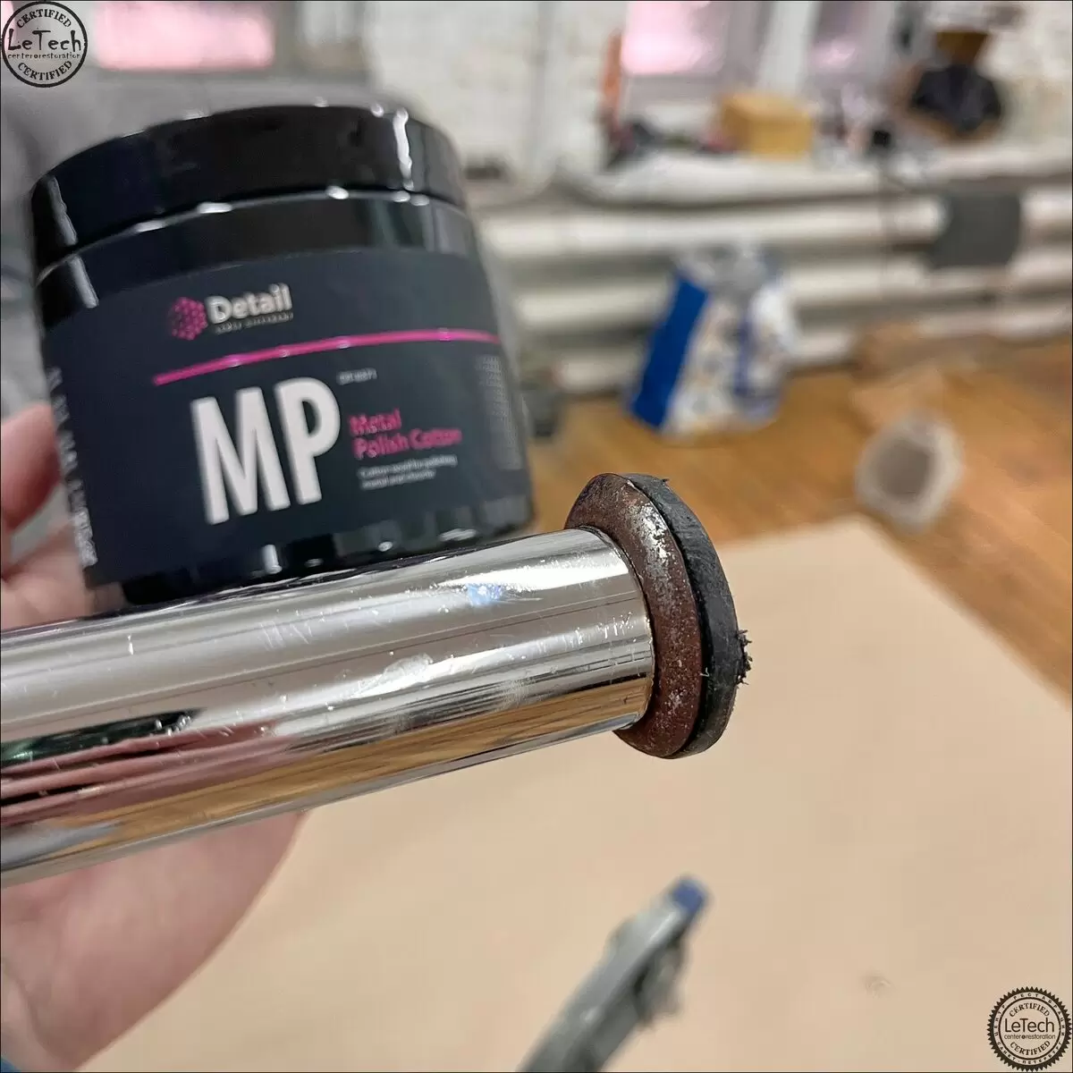 Возрождение стула Василия: искусство металлообработки и реставрации кожи