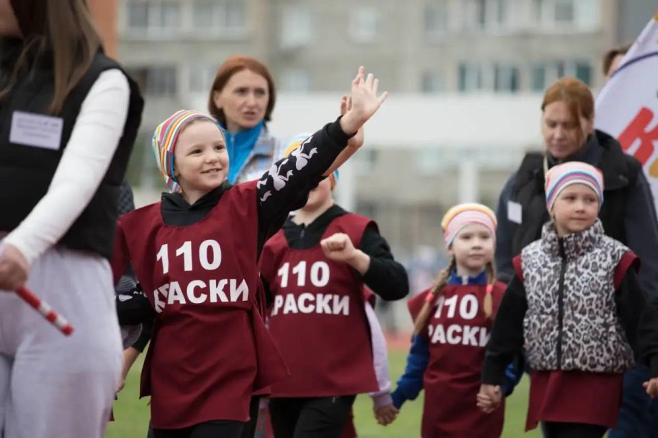 Антон Науменко: 46 команд, более 550 юных спортсменов сегодня собрались на центральном стадионе, чтобы выявить самых быстрых Антон Науменко: 46 команд, более 550 юных спортсменов сегодня собрались на центральном стадионе, чтобы выявить самых быстрых