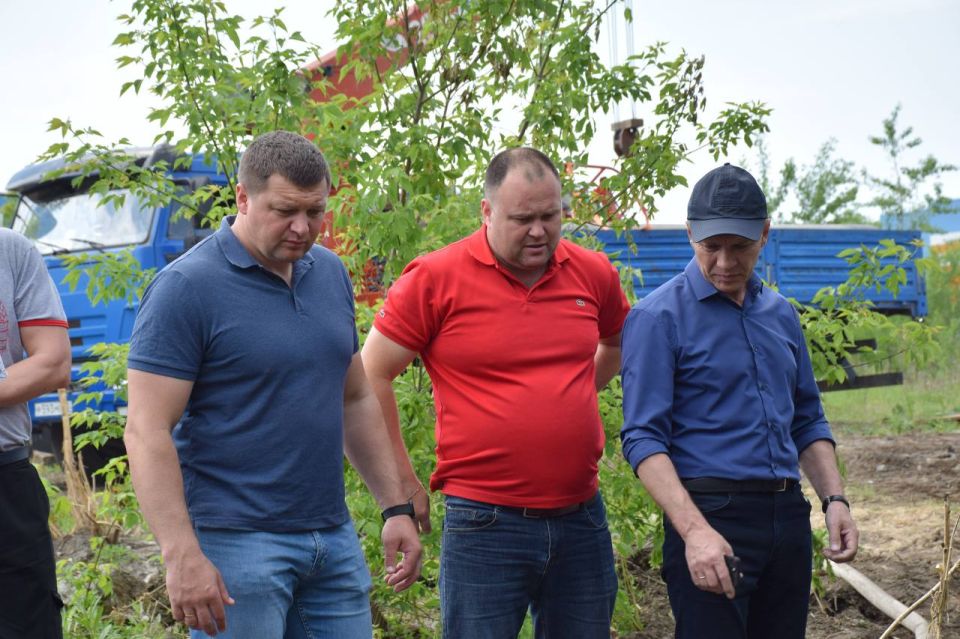 Антон Науменко: Заехал на объекты, где в этом году у нас при поддержке правительства региона и губернатора области Вадима Шумкова на средства казначейских инфраструктурных кредитов продолжается масштабная замена сетей тепло... Антон Науменко: Заехал на объекты, где в этом году у нас при поддержке правительства региона и губернатора области Вадима Шумкова на средства казначейских инфраструктурных кредитов продолжается масштабная замена сетей тепло...