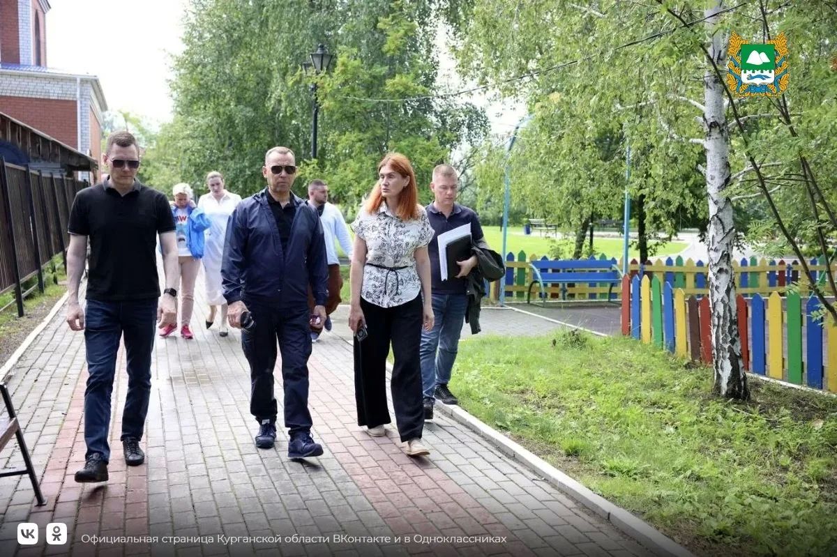 Губернатор Вадим Шумков проконтролировал реализацию очередного масштабного проекта благоустройства в Шумихе: в этом году на берегу озера Копанец появятся красивая набережная и уютная зона отдыха Губернатор Вадим Шумков проконтролировал реализацию очередного масштабного проекта благоустройства в Шумихе: в этом году на берегу озера Копанец появятся красивая набережная и уютная зона отдыха