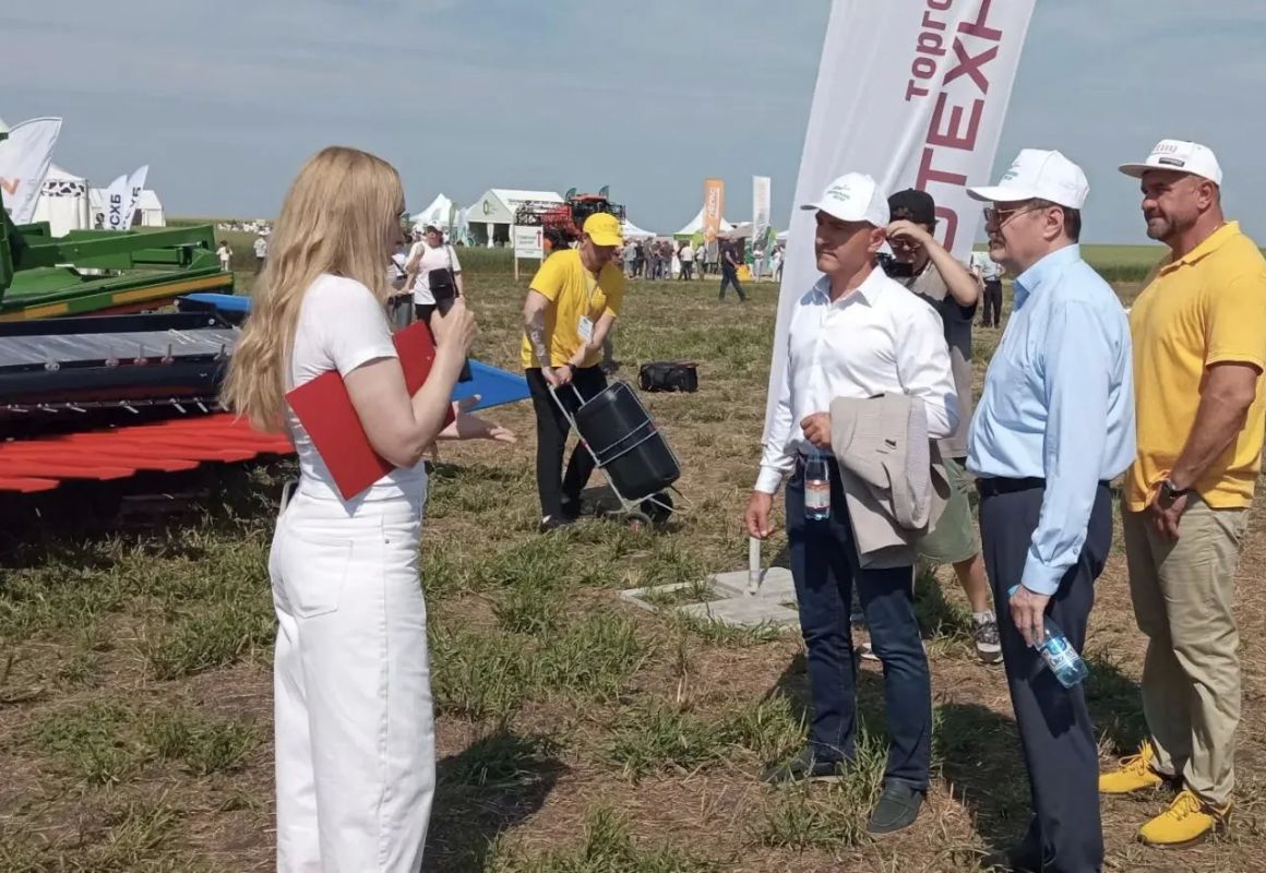 Вадим Шумков: В Кетовском округе сегодня прошёл традиционный "День поля" Вадим Шумков: В Кетовском округе сегодня прошёл традиционный "День поля"