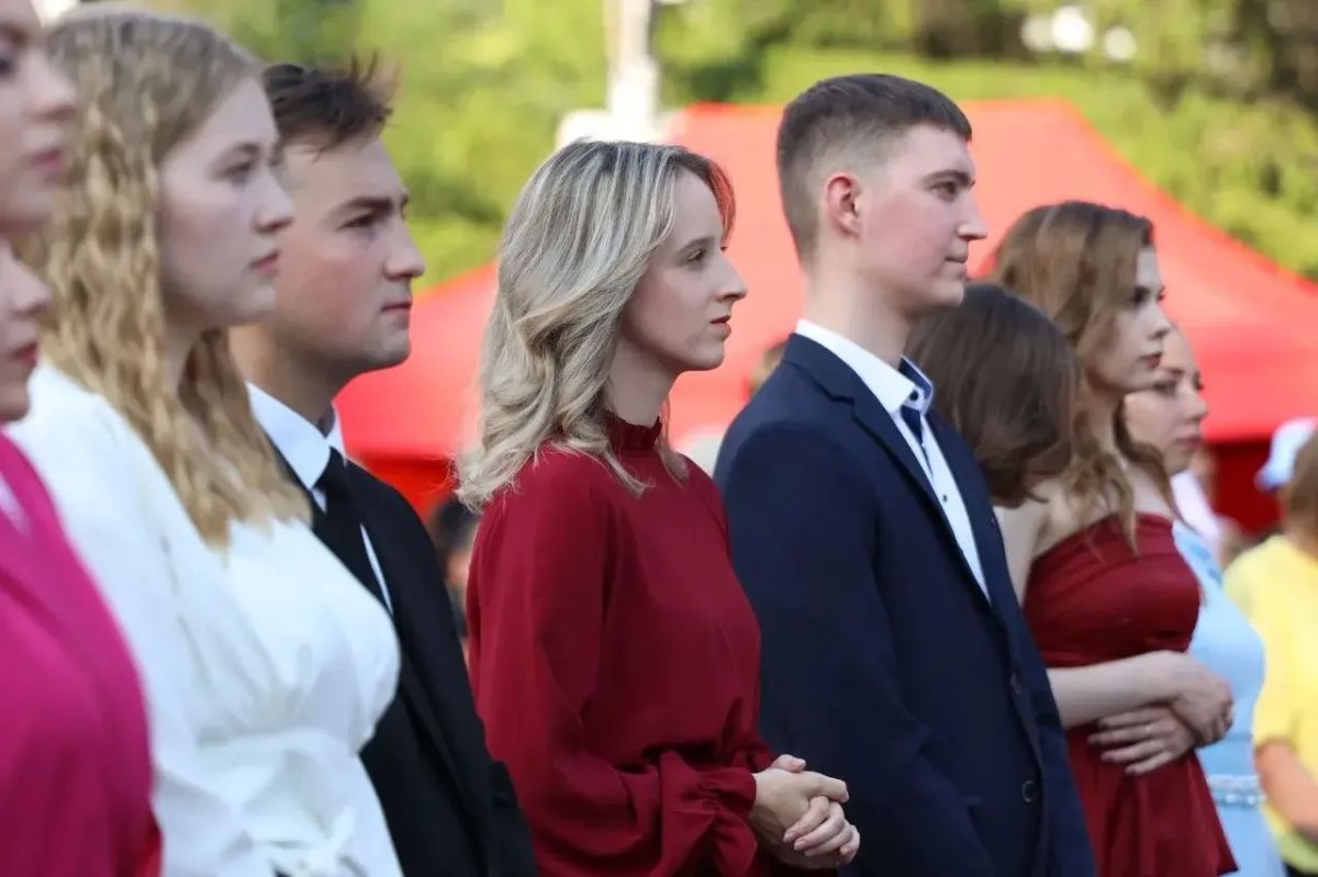 Губернатор Курганской области Вадим Шумков поздравил выпускников курганских вузов с вручением дипломов Губернатор Курганской области Вадим Шумков поздравил выпускников курганских вузов с вручением дипломов