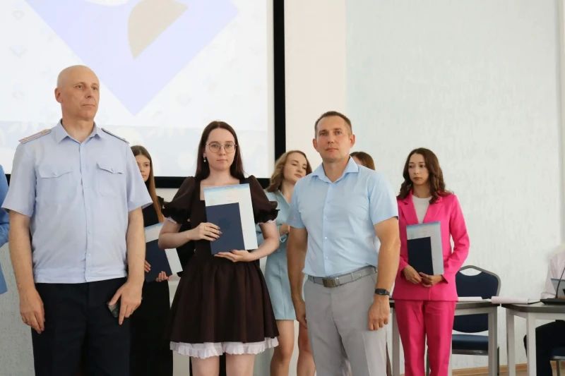 УМВД России по городу Кургану приглашает выпускников учебных заведений на службу в органы внутренних дел УМВД России по городу Кургану приглашает выпускников учебных заведений на службу в органы внутренних дел