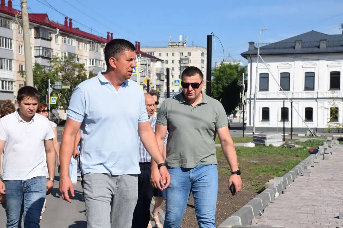 Антон Науменко: Проехали с коллегами с объездом по городу, проверили, как ведутся ремонты на объектах Антон Науменко: Проехали с коллегами с объездом по городу, проверили, как ведутся ремонты на объектах