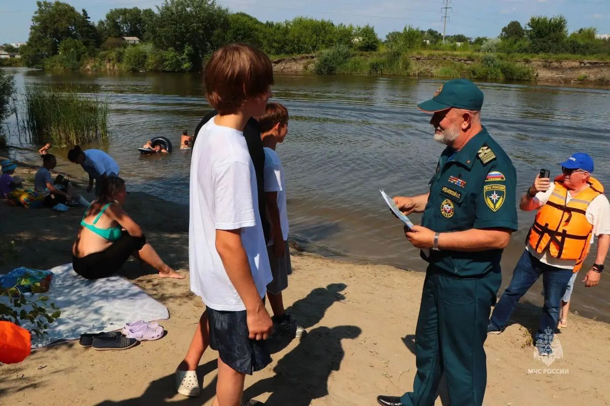 Сотрудники ГИМС МЧС России усилили патрулирование водоемов Зауралья в период аномальной жары Сотрудники ГИМС МЧС России усилили патрулирование водоемов Зауралья в период аномальной жары