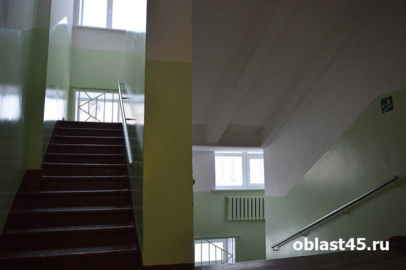 В Курганской области школа выплатит ученице 100 тысяч рублей за травму перед уроками