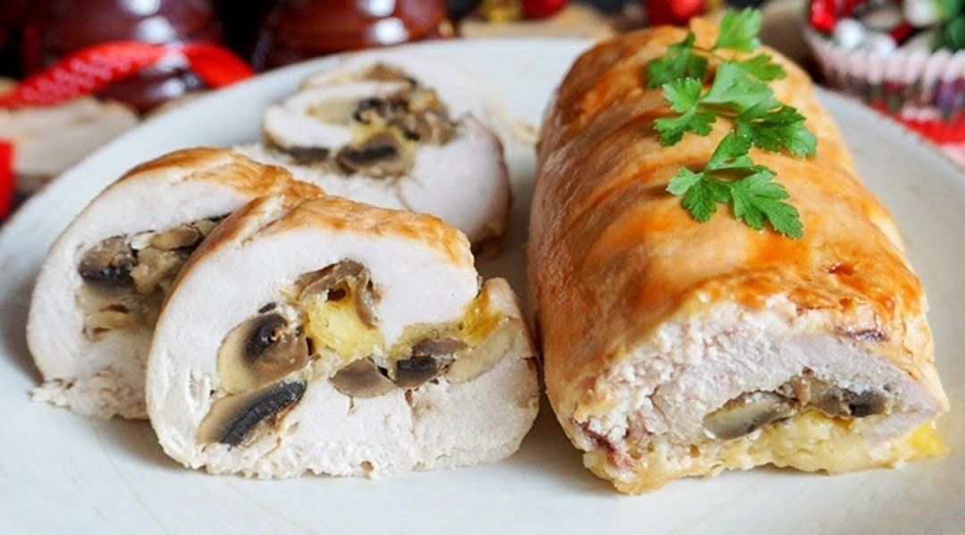 Неотразимые куриные рулеты с грибами и сыром: как их приготовить, чтобы покорить сердца