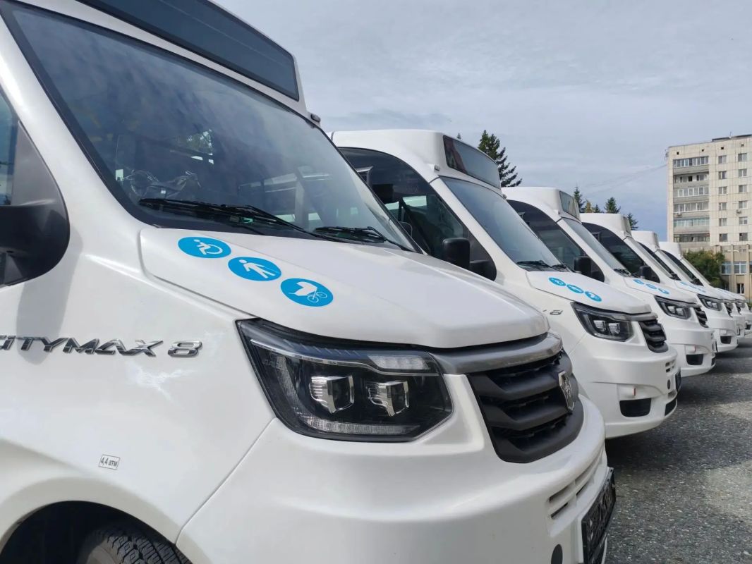 Вадим Шумков: Пришла партия новых красивых автобусов в Шадринск Вадим Шумков: Пришла партия новых красивых автобусов в Шадринск