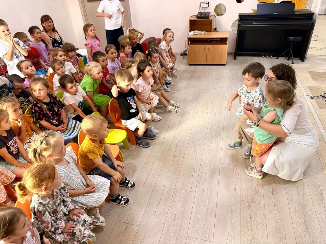 В Кургане продолжается реализация национального проекта «Семья», инициированного главой государства и поддержанного партией «Единая Россия» В Кургане продолжается реализация национального проекта «Семья», инициированного главой государства и поддержанного партией «Единая Россия»