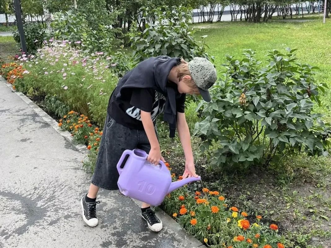 В Кургане продолжается ежегодная акция «Я люблю Курган! — Трудовые отряды» В Кургане продолжается ежегодная акция «Я люблю Курган! — Трудовые отряды»