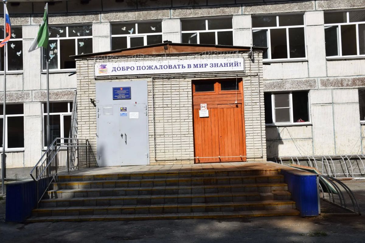 Антон Науменко: Заехали в 48-ую школу в Глинках Антон Науменко: Заехали в 48-ую школу в Глинках