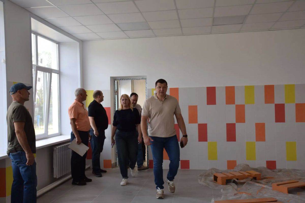 Антон Науменко: Приятно удивила 44-я школа, корпус которой по ул.Спортивная ремонтируем в этом году Антон Науменко: Приятно удивила 44-я школа, корпус которой по ул.Спортивная ремонтируем в этом году