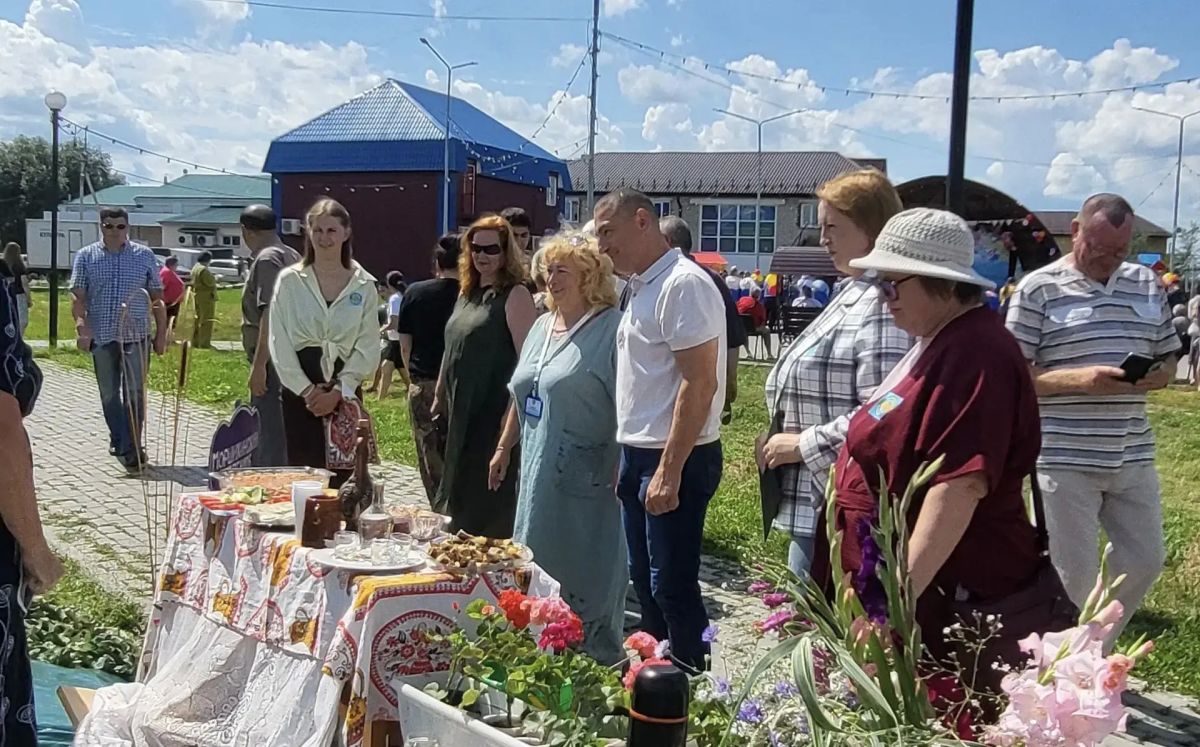 "Макушинский карась" сегодня тоже собрал много гостей "Макушинский карась" сегодня тоже собрал много гостей