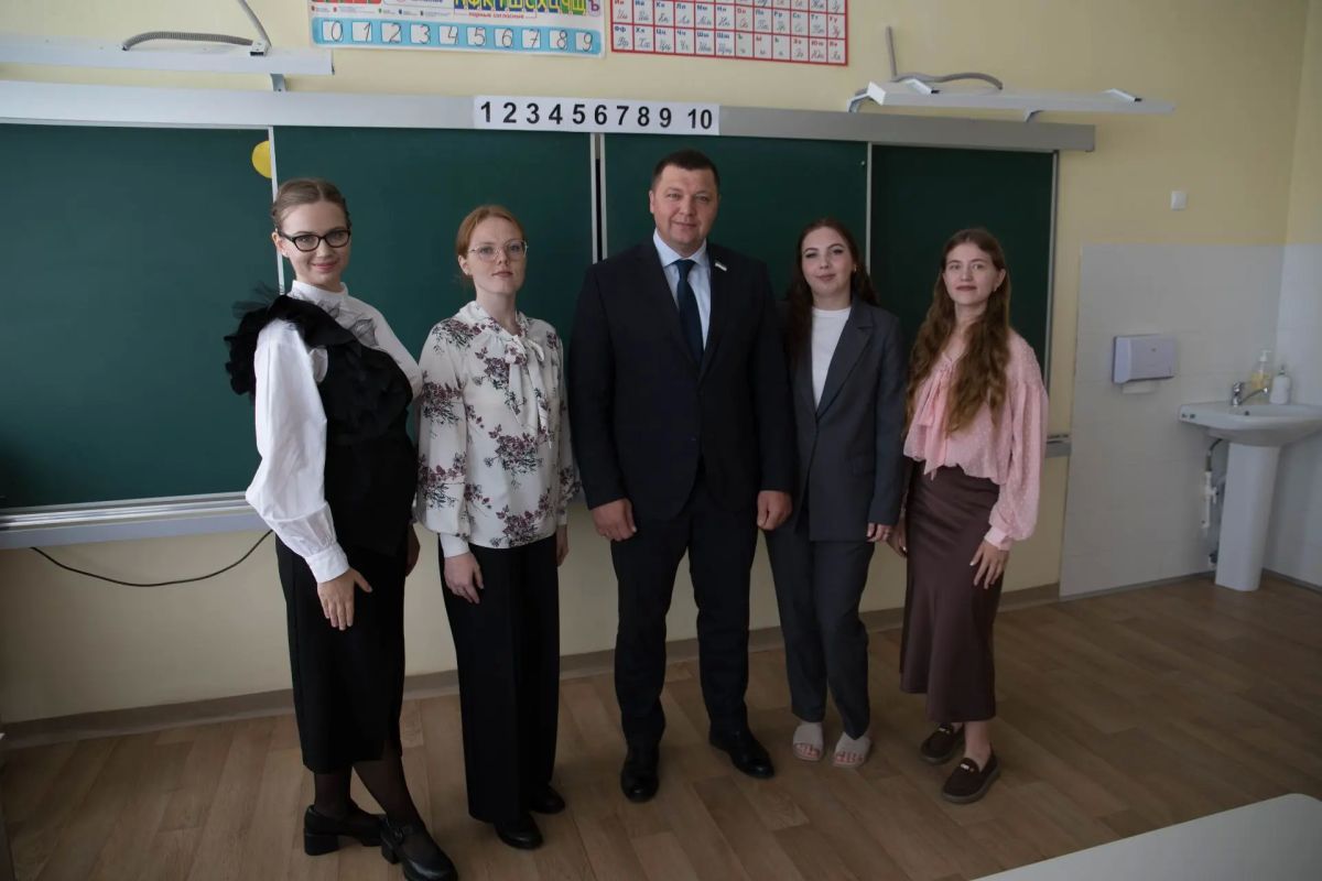 В этом году, по данным департамента социальной политики администрации города Кургана, в школах города будут работать более 80 молодых педагогов В этом году, по данным департамента социальной политики администрации города Кургана, в школах города будут работать более 80 молодых педагогов