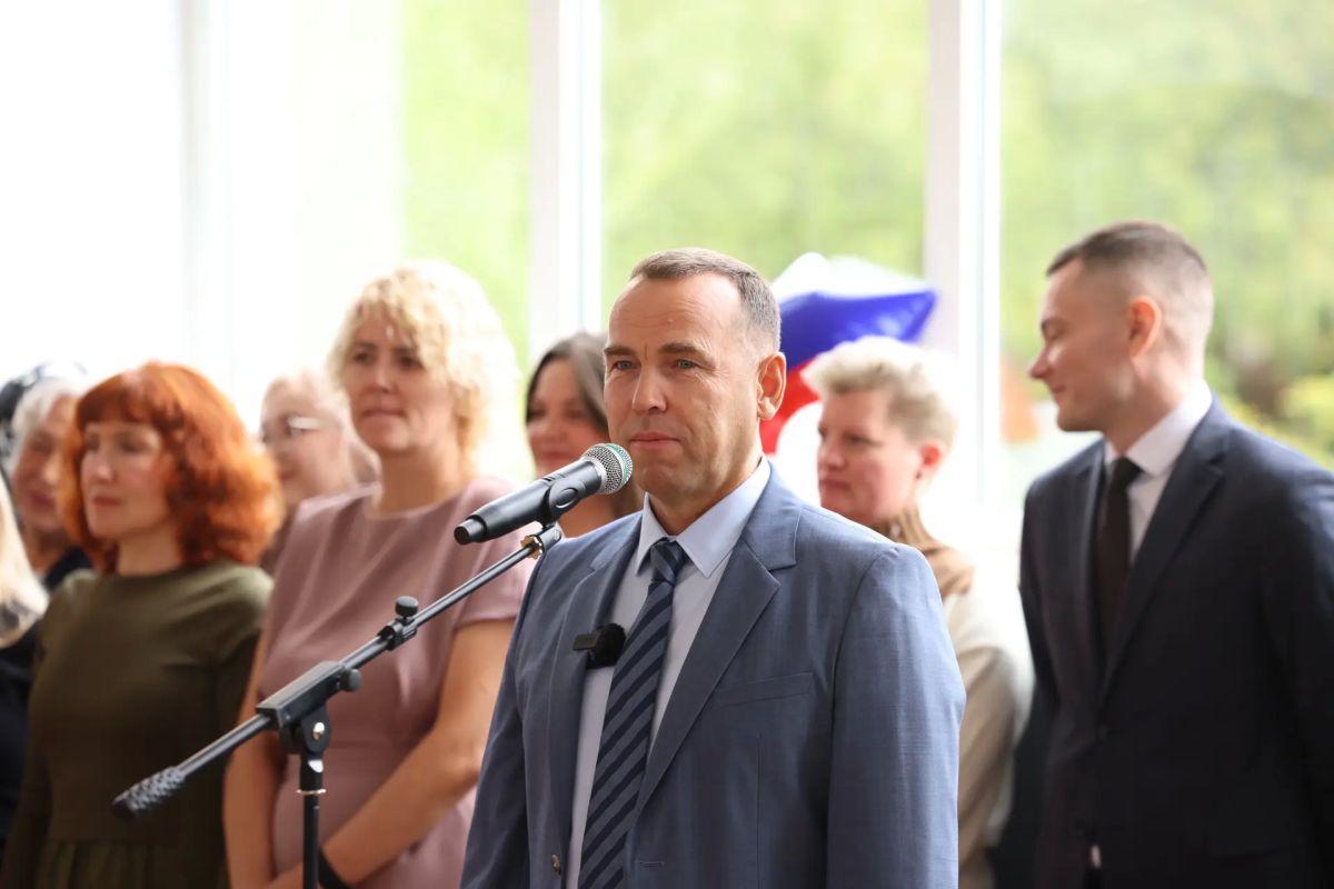Вадим Шумков: Ребятишки грустят, провожая лето) Вадим Шумков: Ребятишки грустят, провожая лето)