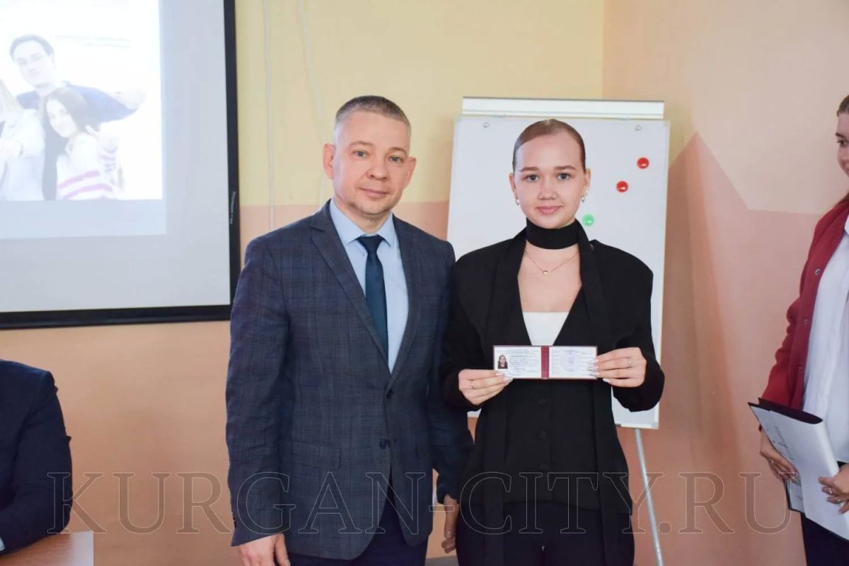 Сегодняшний день для студентов-первокурсников Курганского филиала Российской академии народного хозяйства и государственной службы при Президенте РФ (РАНХиГС) стал особенным Сегодняшний день для студентов-первокурсников Курганского филиала Российской академии народного хозяйства и государственной службы при Президенте РФ (РАНХиГС) стал особенным