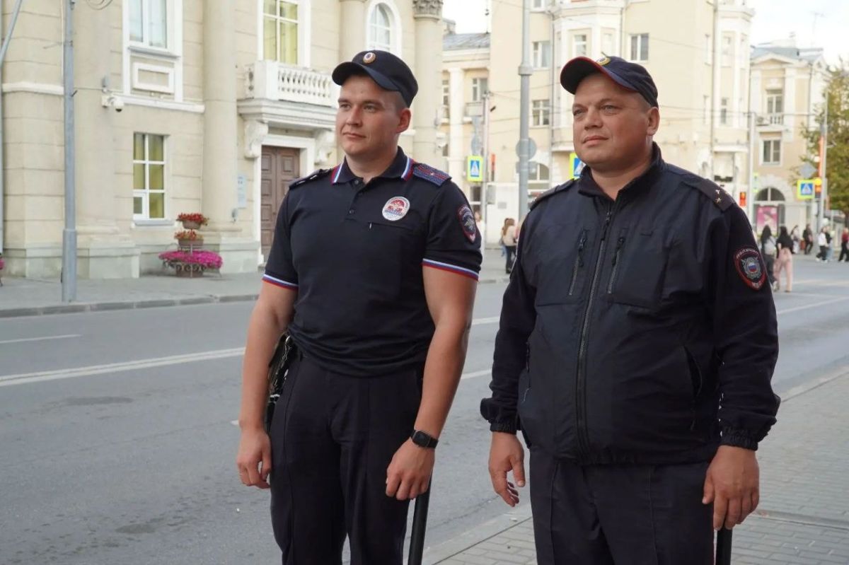 В Кургане сотрудники полиции обеспечили общественный порядок при проведении Дня города и молодежного форма «Утро» В Кургане сотрудники полиции обеспечили общественный порядок при проведении Дня города и молодежного форма «Утро»