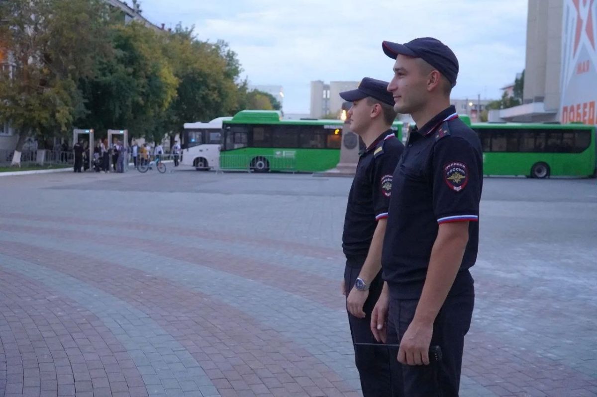 В Кургане сотрудники полиции обеспечили общественный порядок при проведении Дня города и молодежного форма «Утро» В Кургане сотрудники полиции обеспечили общественный порядок при проведении Дня города и молодежного форма «Утро»