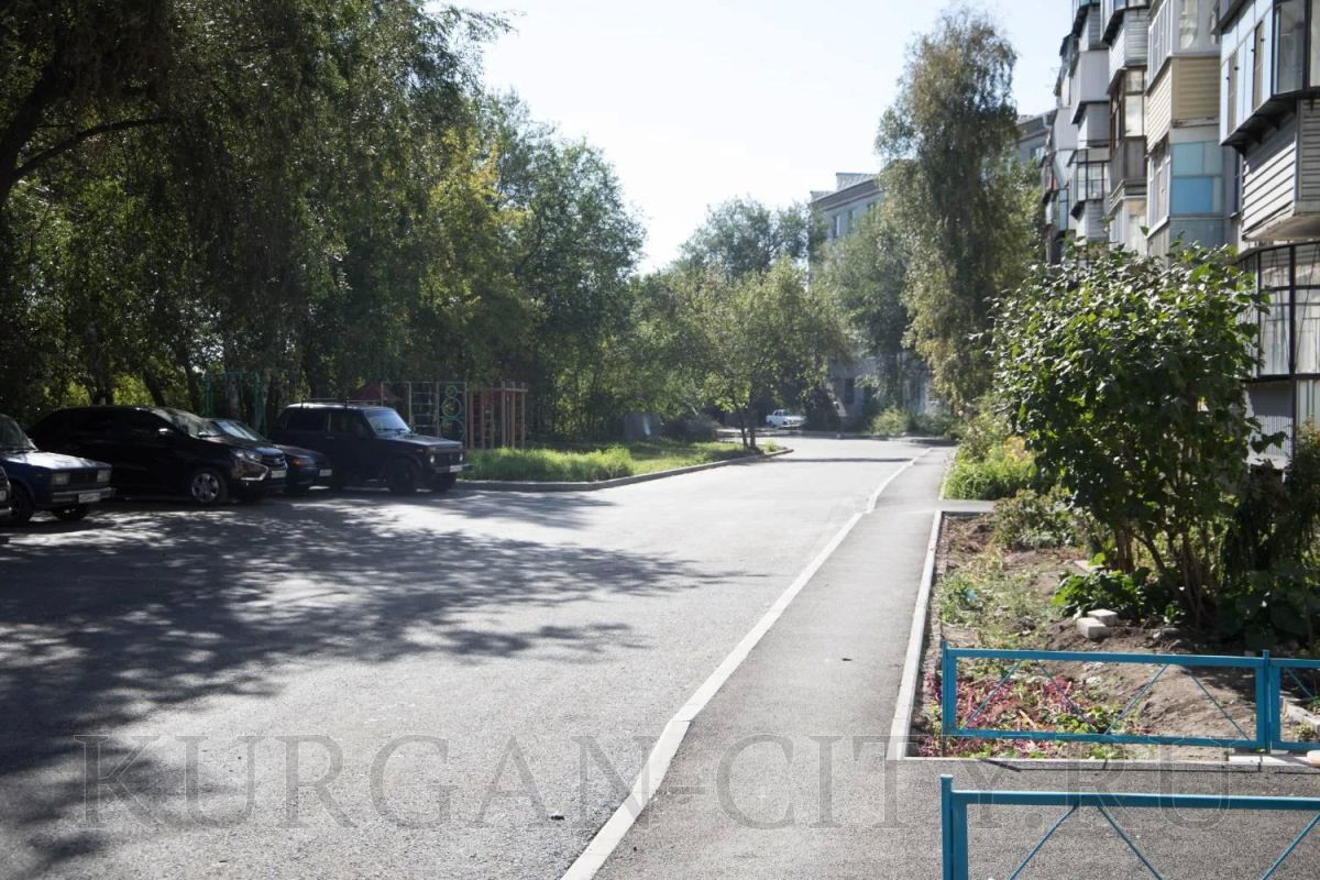 В последние годы Курган активно меняется к лучшему — преображаются не только общественные пространства и дороги, но и дворы многоквартирных домов В последние годы Курган активно меняется к лучшему — преображаются не только общественные пространства и дороги, но и дворы многоквартирных домов