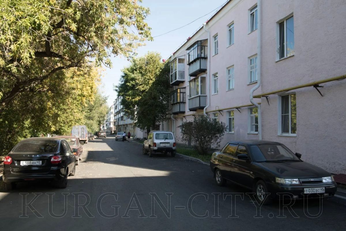 В последние годы Курган активно меняется к лучшему — преображаются не только общественные пространства и дороги, но и дворы многоквартирных домов В последние годы Курган активно меняется к лучшему — преображаются не только общественные пространства и дороги, но и дворы многоквартирных домов