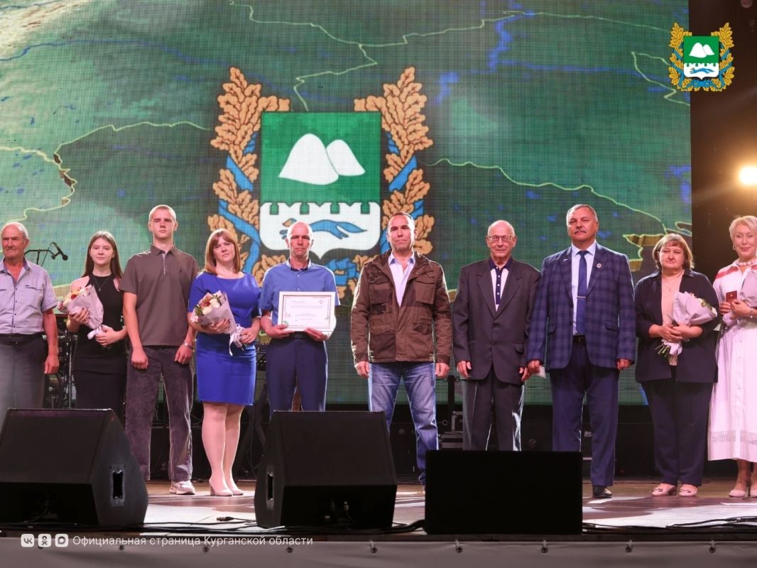 5 сентября 2026 года, в День города Кургана, на центральной площади состоялось торжественное вручение государственных и региональных наград выдающимся жителям Курганской области 5 сентября 2026 года, в День города Кургана, на центральной площади состоялось торжественное вручение государственных и региональных наград выдающимся жителям Курганской области