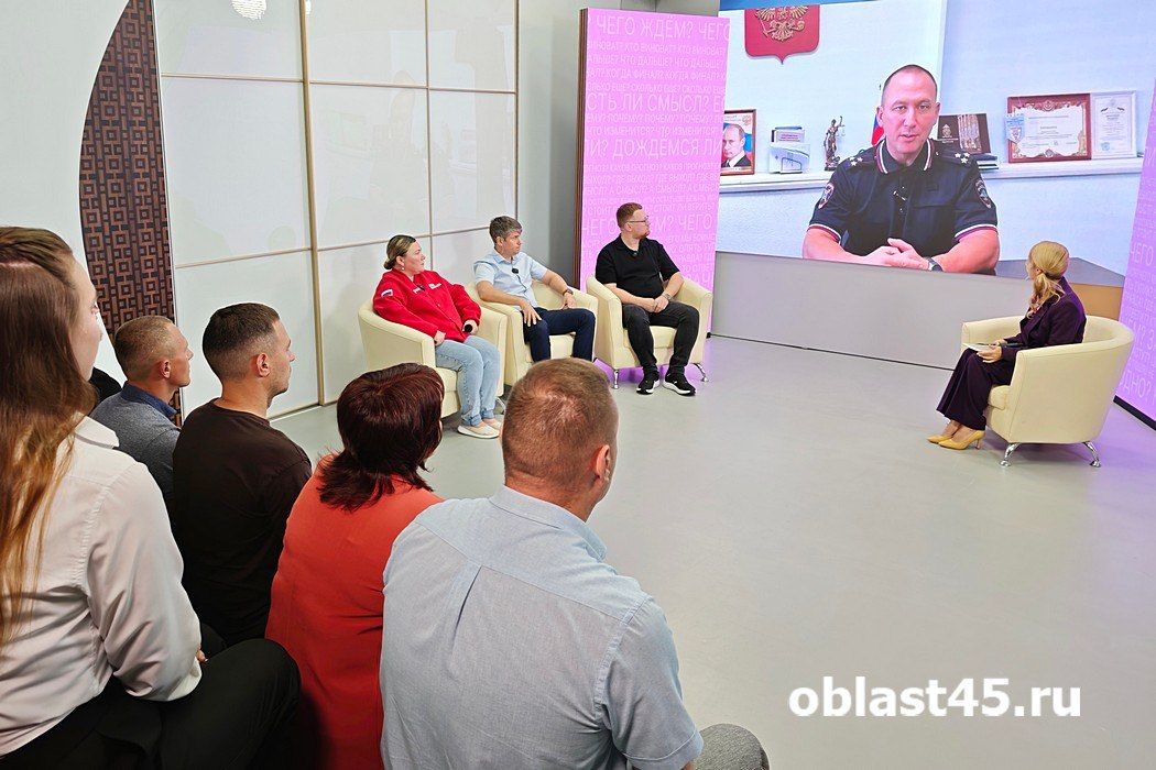 Автошколы и общественники договорились о совместной работе прямо на ток-шоу «ЧЕГО ЖДЕМ?» в Кургане