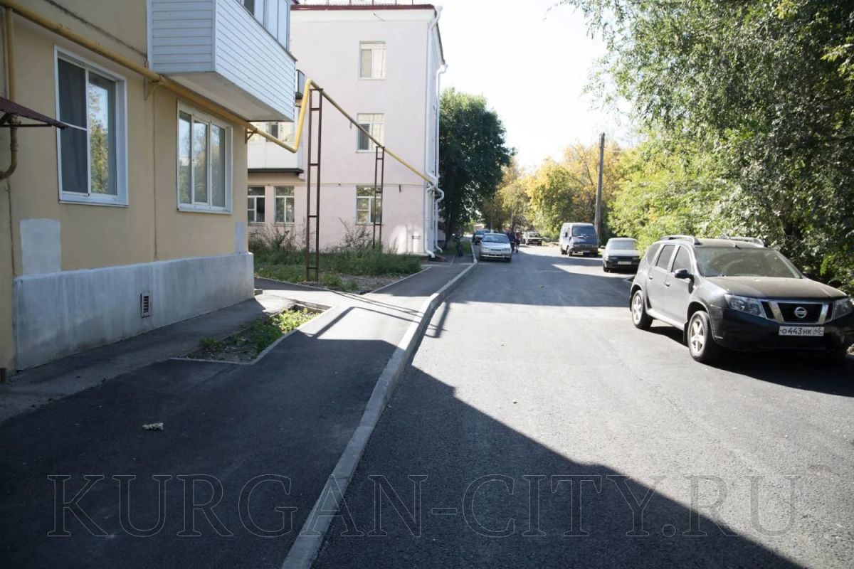 В последние годы Курган активно меняется к лучшему — преображаются не только общественные пространства и дороги, но и дворы многоквартирных домов В последние годы Курган активно меняется к лучшему — преображаются не только общественные пространства и дороги, но и дворы многоквартирных домов
