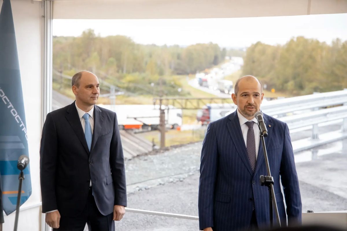Открыли движение по путепроводу над железнодорожным переездом на трассе Екатеринбург – Курган Открыли движение по путепроводу над железнодорожным переездом на трассе Екатеринбург – Курган