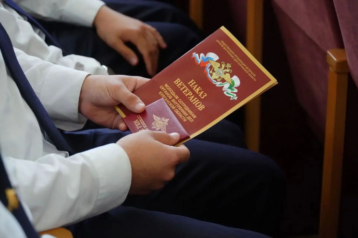 Начальник Управления МВД России по Курганской области встретился с выпускниками ведомственных вузов МВД России Начальник Управления МВД России по Курганской области встретился с выпускниками ведомственных вузов МВД России