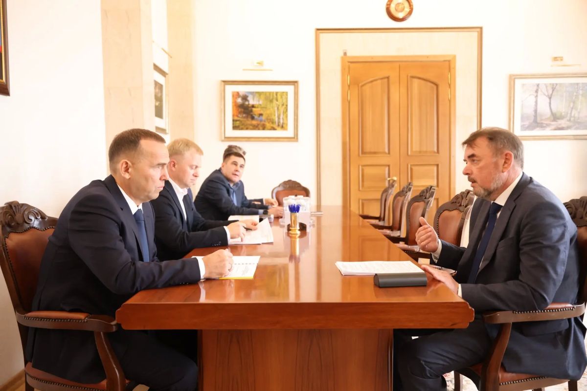 Вадим Шумков: Встретились с начальником ЮУЖД Рязановым Игорем Владимировичем Вадим Шумков: Встретились с начальником ЮУЖД Рязановым Игорем Владимировичем