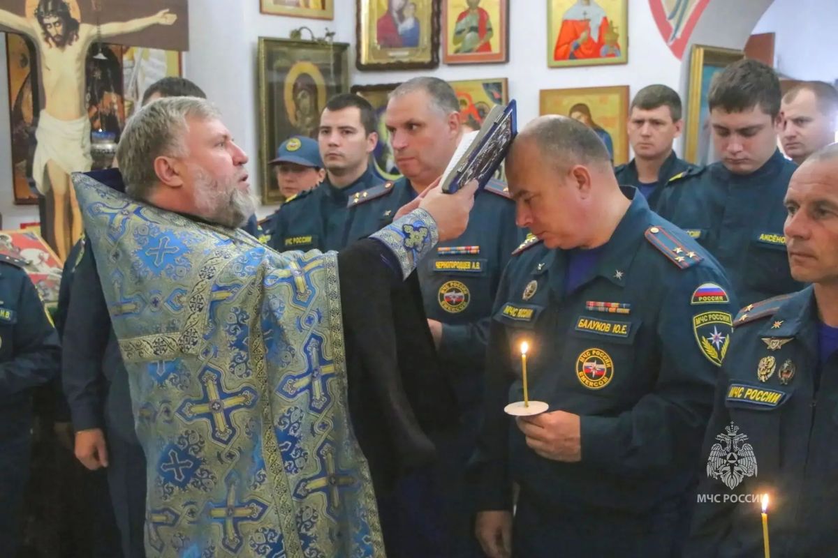 Зауральские сотрудники МЧС России приняли участие в благодарственных молебнах, приуроченных к празднику иконы Божией Матери «Неопалимая Купина» Зауральские сотрудники МЧС России приняли участие в благодарственных молебнах, приуроченных к празднику иконы Божией Матери «Неопалимая Купина»