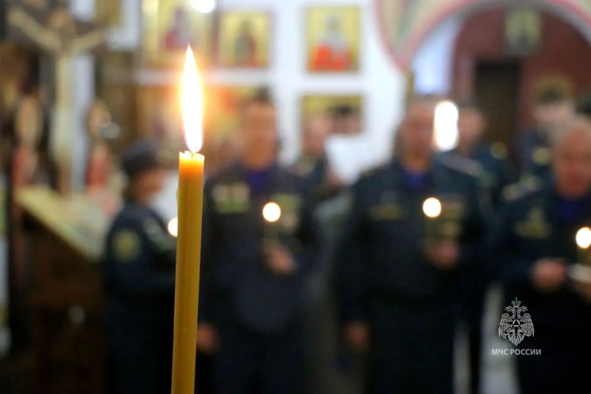 Зауральские сотрудники МЧС России приняли участие в благодарственных молебнах, приуроченных к празднику иконы Божией Матери «Неопалимая Купина» Зауральские сотрудники МЧС России приняли участие в благодарственных молебнах, приуроченных к празднику иконы Божией Матери «Неопалимая Купина»