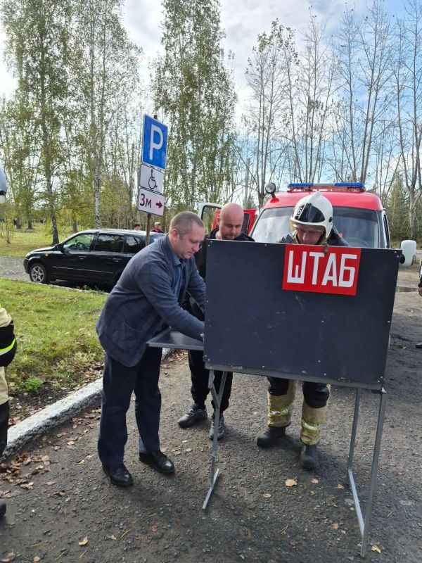 Учебно-тренировочное мероприятие по пожарной безопасности прошло в Катайском профессионально-педагогическом техникуме при участии специалистов Пожарной части-26 и Катайской центральной районной больницы Учебно-тренировочное мероприятие по пожарной безопасности прошло в Катайском профессионально-педагогическом техникуме при участии специалистов Пожарной части-26 и Катайской центральной районной больницы