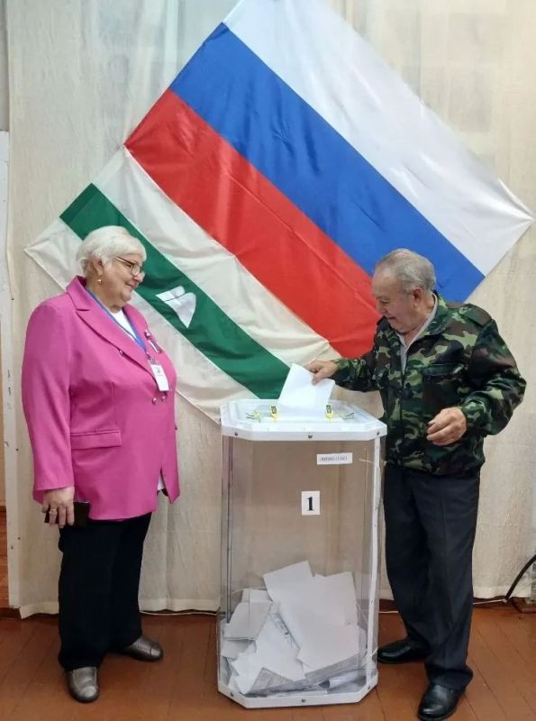 На выборах депутатов Государственной Думы голосуют старейшие жители Зауралья На выборах депутатов Государственной Думы голосуют старейшие жители Зауралья