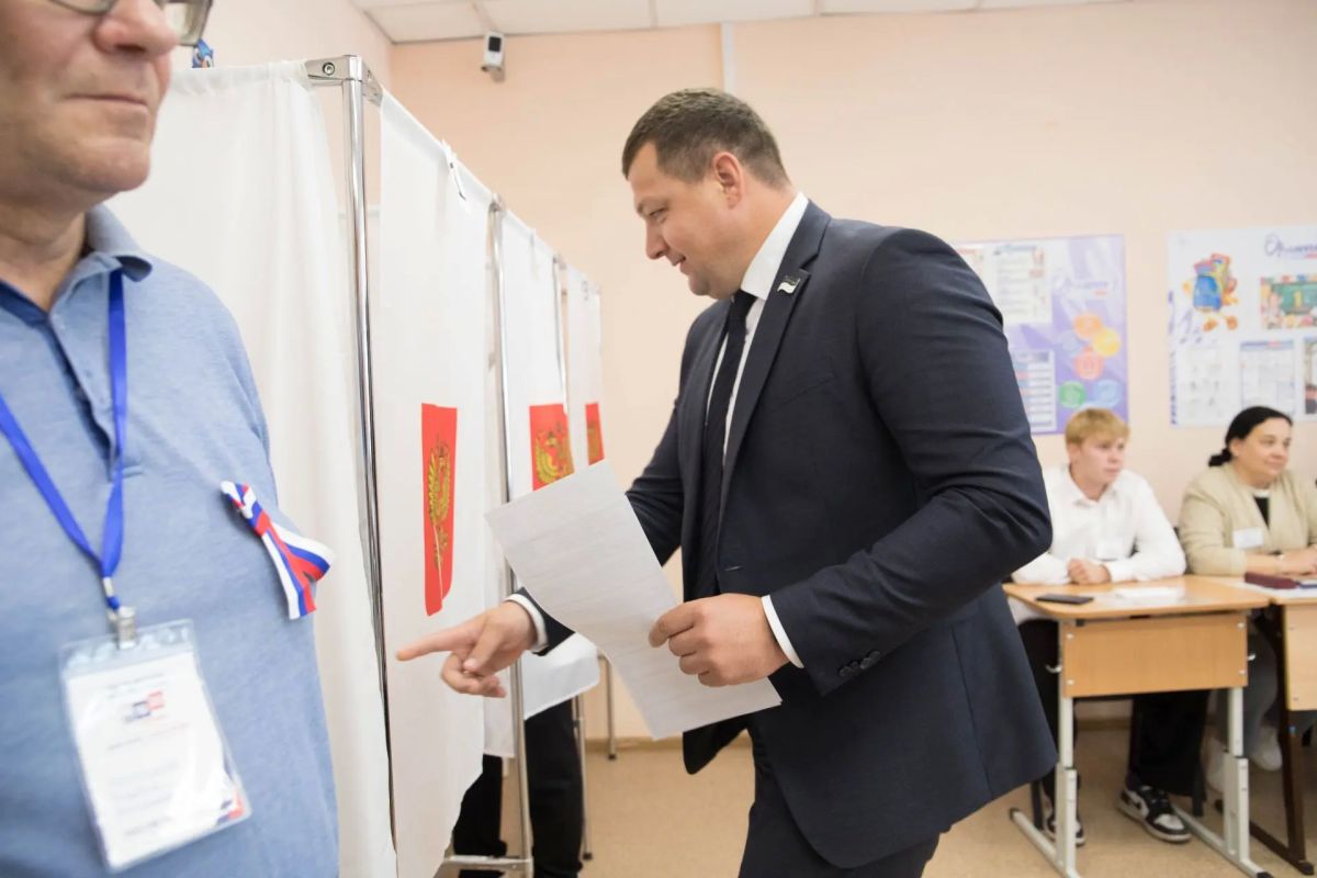 Антон Науменко: Принял участие в голосовании, сделал свой выбор в пользу будущего и развития Антон Науменко: Принял участие в голосовании, сделал свой выбор в пользу будущего и развития