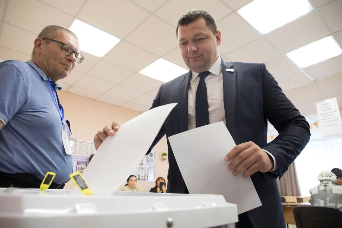 Антон Науменко: Принял участие в голосовании, сделал свой выбор в пользу будущего и развития Антон Науменко: Принял участие в голосовании, сделал свой выбор в пользу будущего и развития