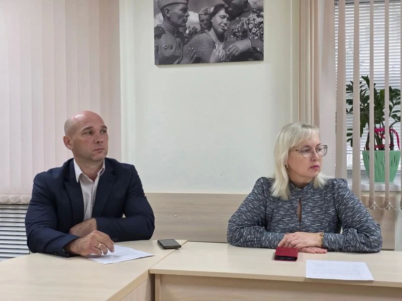 Сотрудники полиции провели профилактическую встречу в фонде «Защитники Отечества» Сотрудники полиции провели профилактическую встречу в фонде «Защитники Отечества»