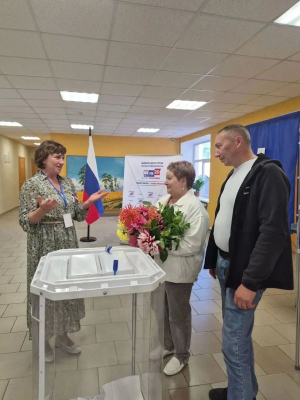 Из ЗАГСа – сразу на избирательный участок Из ЗАГСа – сразу на избирательный участок