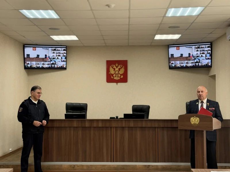 В региональном УМВД поздравили председателя Совета ветеранов ОВД Курганской области Сергея Захарова с юбилеем В региональном УМВД поздравили председателя Совета ветеранов ОВД Курганской области Сергея Захарова с юбилеем