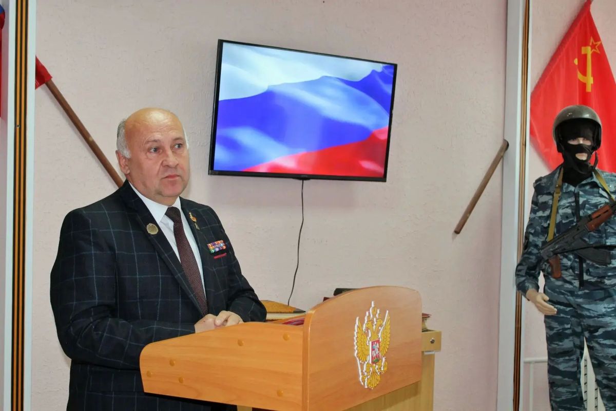 Начальник УМВД России по Курганской области вручил первые паспорта юным жителям региона в рамках Всероссийского проекта «Мы – граждане России!» Начальник УМВД России по Курганской области вручил первые паспорта юным жителям региона в рамках Всероссийского проекта «Мы – граждане России!»