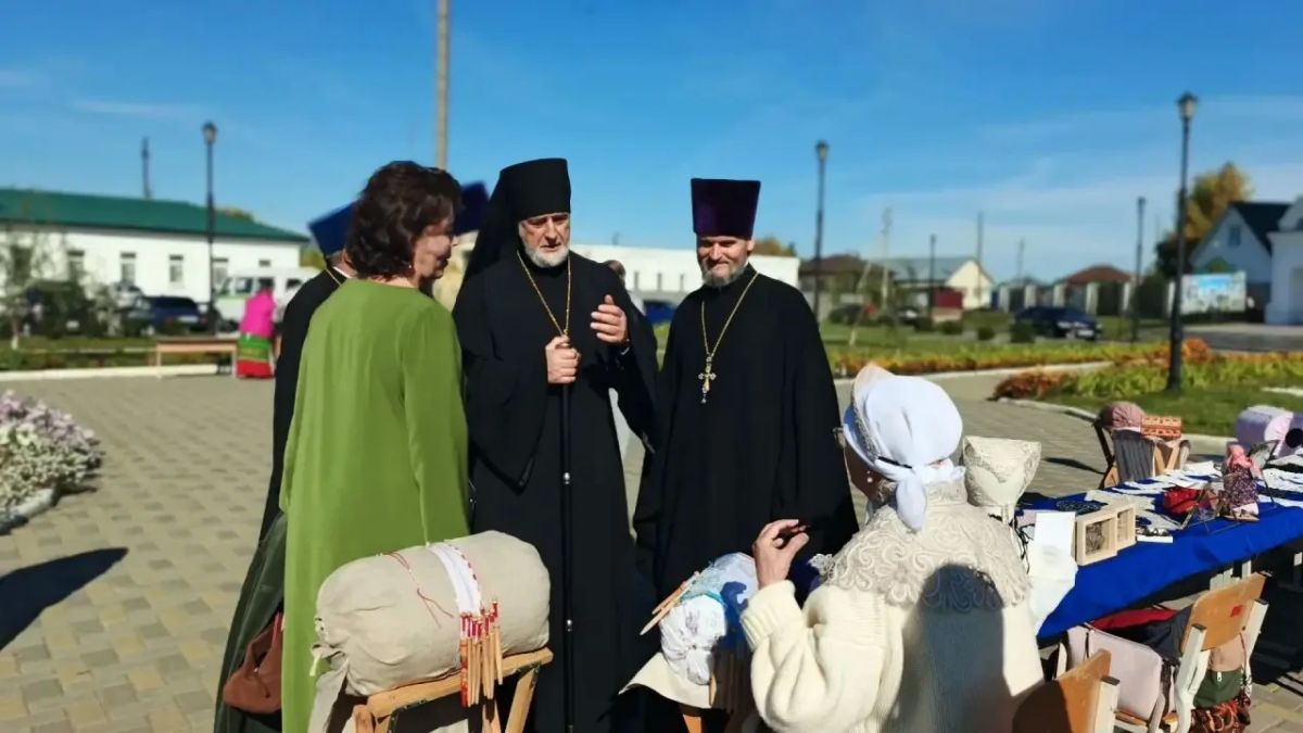 Вадим Шумков: А в селе Звериноголовском сегодня праздник, посвящённый Воздвижению Креста Господня, в честь которого ровно 200 лет назад освящён одноимённый храм Вадим Шумков: А в селе Звериноголовском сегодня праздник, посвящённый Воздвижению Креста Господня, в честь которого ровно 200 лет назад освящён одноимённый храм