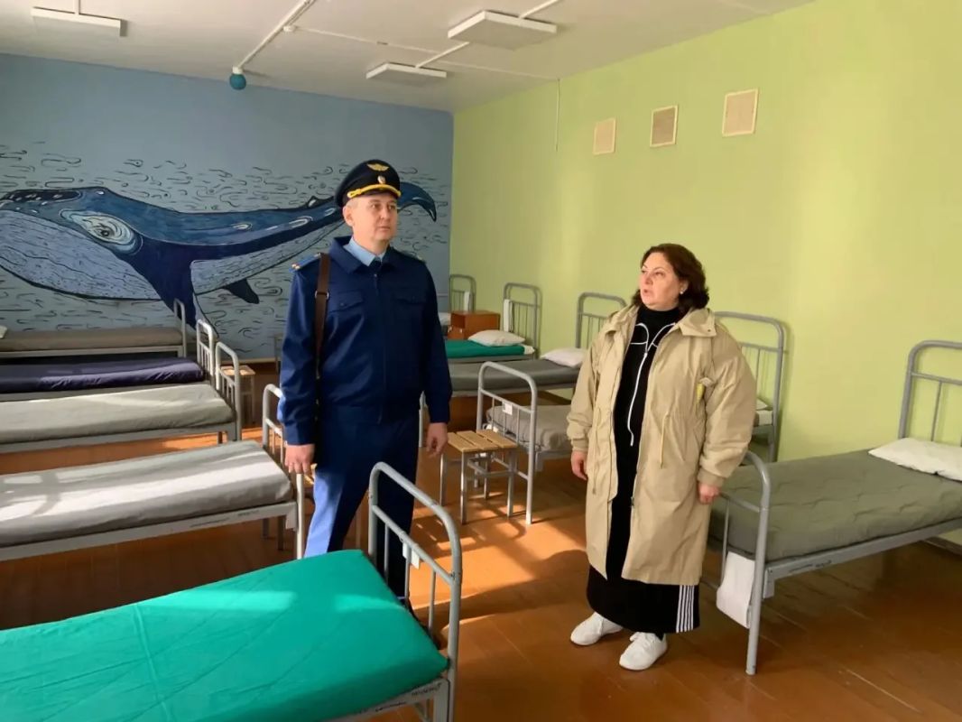 Курганским прокурором по надзору за соблюдением законов в исправительных учреждениях Курганской области Битковым А.П. совместно с Уполномоченным по правам человека в Курганской области Лопатиной А.Е. в рамках проведения... Курганским прокурором по надзору за соблюдением законов в исправительных учреждениях Курганской области Битковым А.П. совместно с Уполномоченным по правам человека в Курганской области Лопатиной А.Е. в рамках проведения...