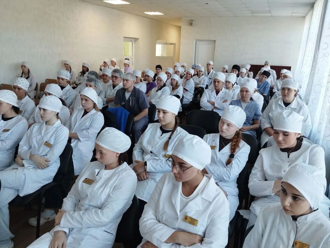 Кадровый резерв Шадринска: 100 будущих фельдшеров уже знают, где начнут лечить людей Кадровый резерв Шадринска: 100 будущих фельдшеров уже знают, где начнут лечить людей