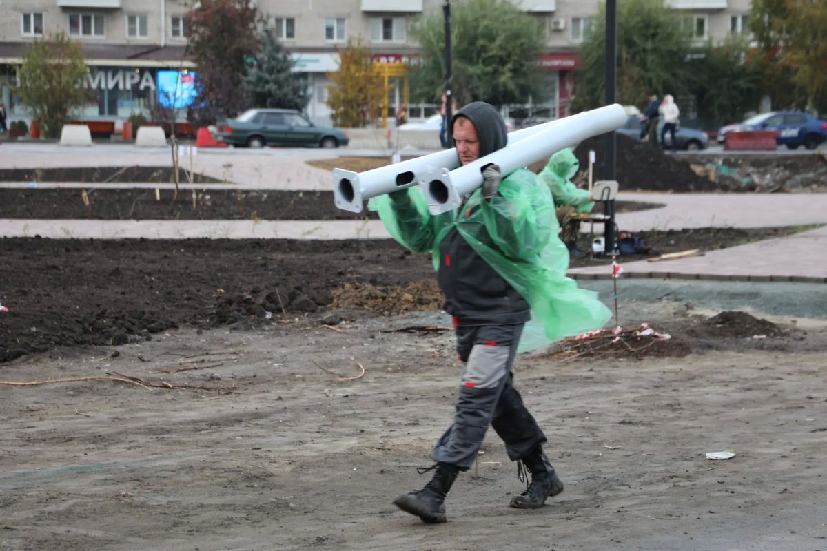 Антон Науменко: Также в ходе объезда проверили ремонт сетей и благоустройство общественной территории около ЦПКиО Антон Науменко: Также в ходе объезда проверили ремонт сетей и благоустройство общественной территории около ЦПКиО