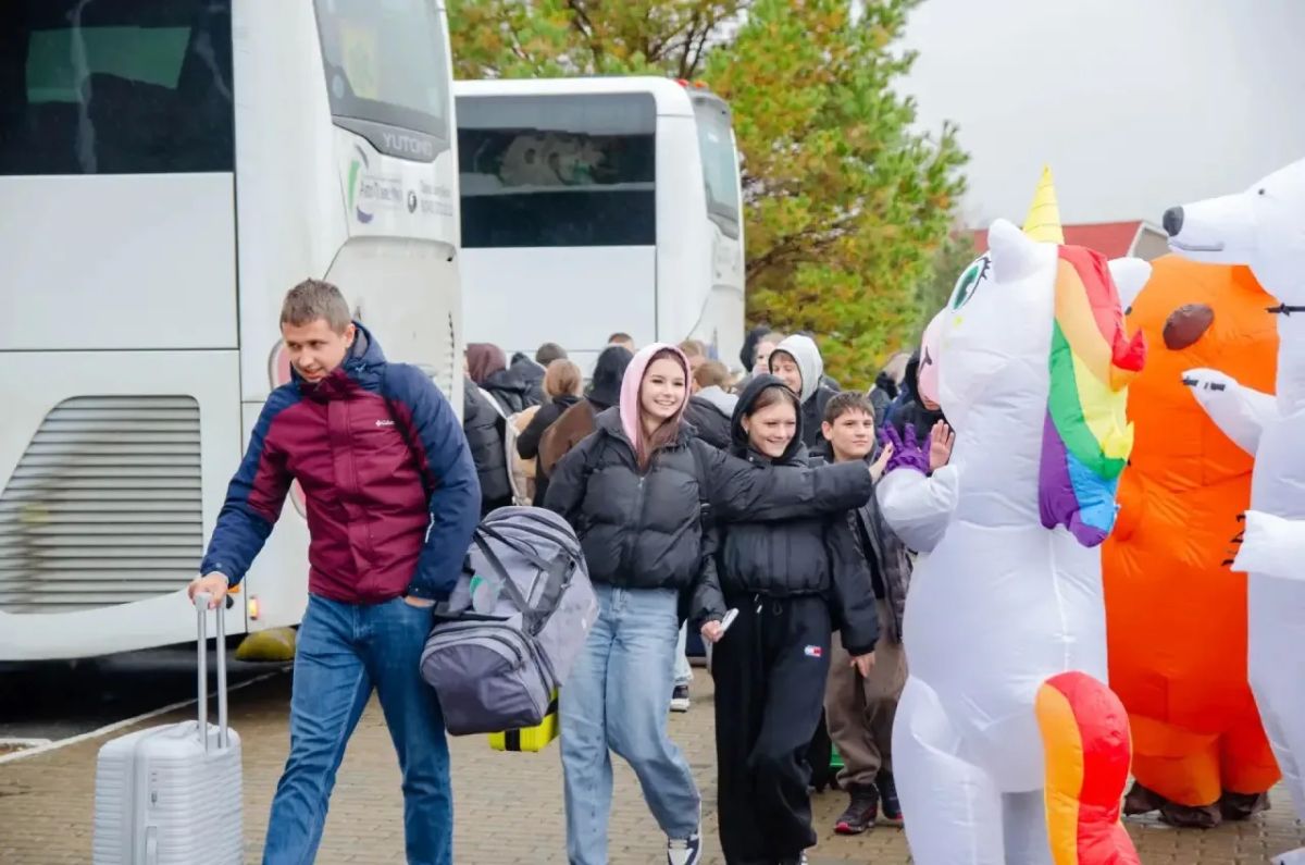Вадим Шумков: Сегодня к нам в комплекс отдыха и развития «Чумляк» приехали девчонки и мальчишки из подшефного Краснодона Вадим Шумков: Сегодня к нам в комплекс отдыха и развития «Чумляк» приехали девчонки и мальчишки из подшефного Краснодона
