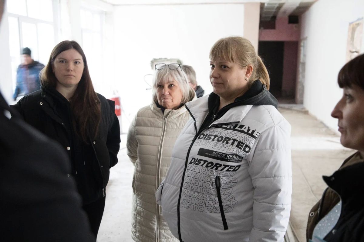 Антон Науменко: Сегодня встретился с родителями школы № 48 в Глинках, которая дополнительно была включена в план ремонта после встречи губернатора с жителями в паводок Антон Науменко: Сегодня встретился с родителями школы № 48 в Глинках, которая дополнительно была включена в план ремонта после встречи губернатора с жителями в паводок