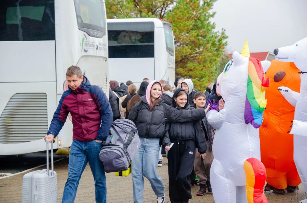В Комплексе отдыха и развития «Чумляк» Курганской области дан старт профильной смене «2000 на Северо-Восток» для 121 ребенка из Краснодонского района Луганской Народной Республики В Комплексе отдыха и развития «Чумляк» Курганской области дан старт профильной смене «2000 на Северо-Восток» для 121 ребенка из Краснодонского района Луганской Народной Республики